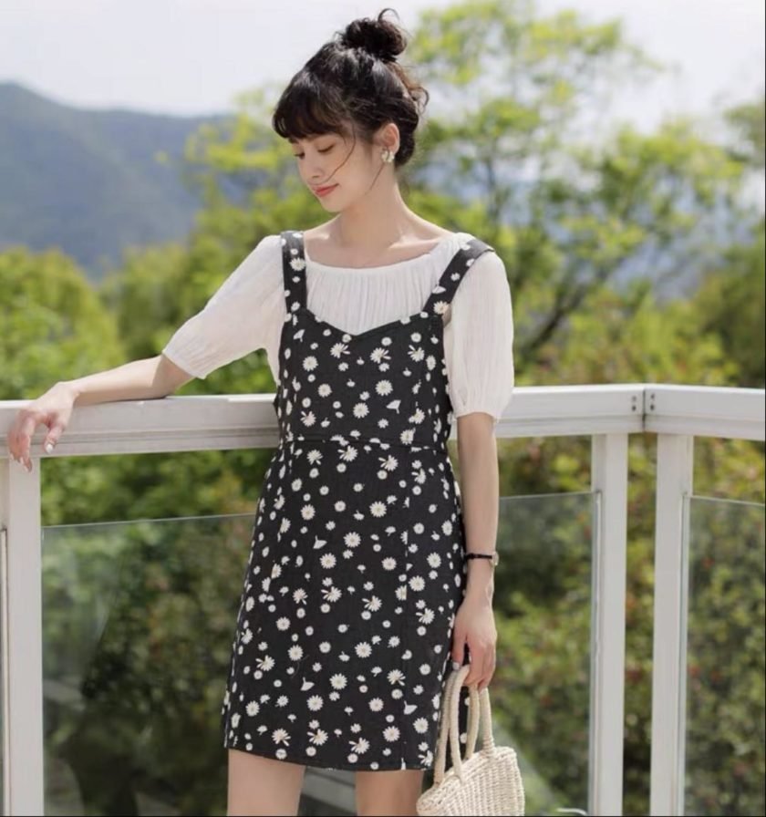 Daisy Floret Cottagecore Dress - Image 3